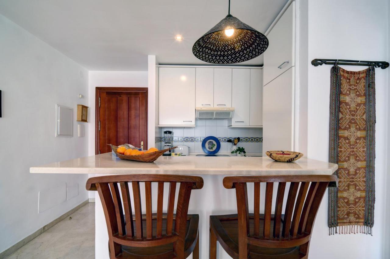 Exceptional Beachfront Complex With Pool In Costalita, Estepona Exteriér fotografie