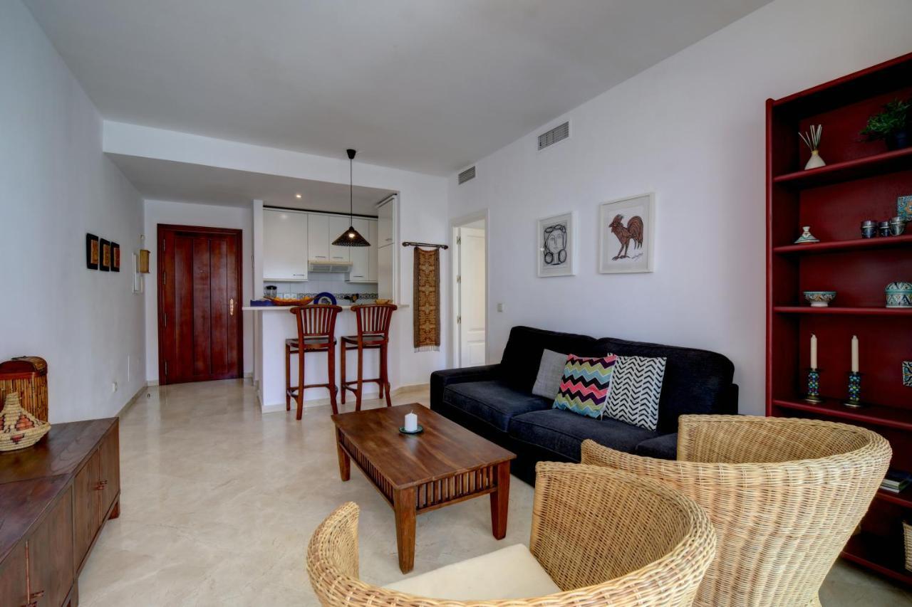 Exceptional Beachfront Complex With Pool In Costalita, Estepona Exteriér fotografie